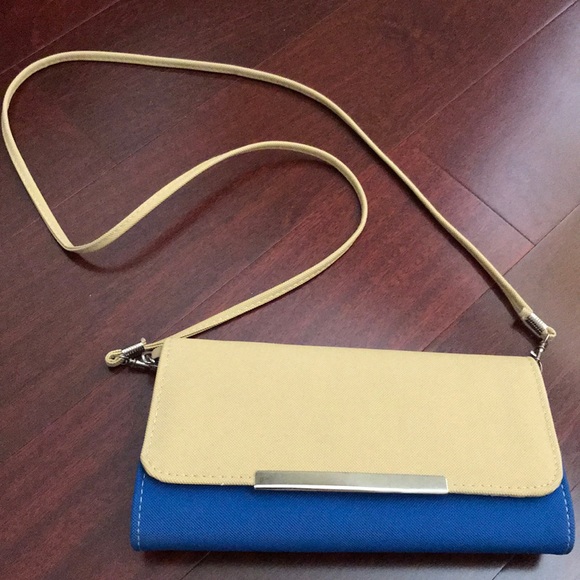 3-in-one purse (crossbody, shoulder or clutch) - Picture 3 of 7